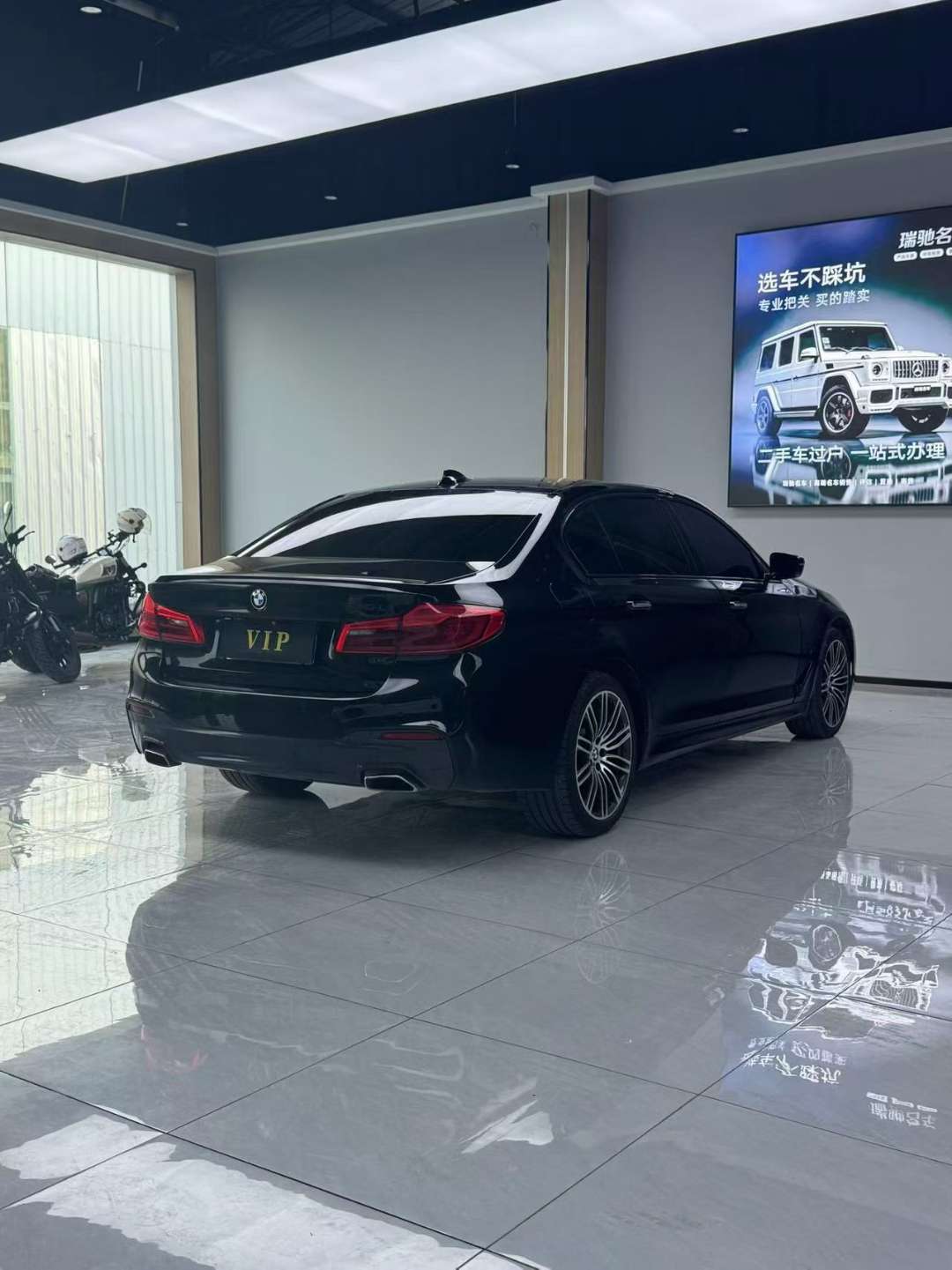 BMW 5 Series 2018 530Li M Sport Package 7