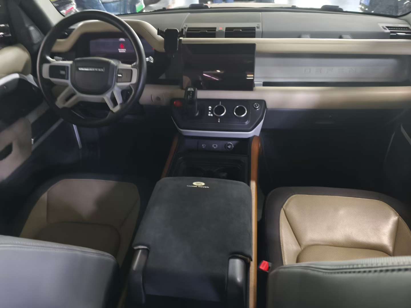Land Rover Defender 2022 Defender 3