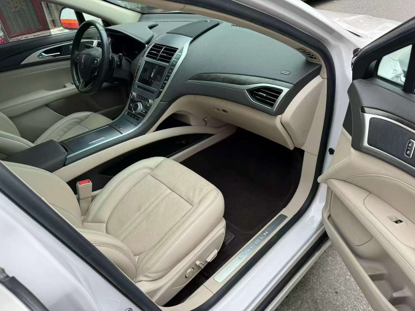Lincoln MKZ 2020 2.0T Elegance Edition 4