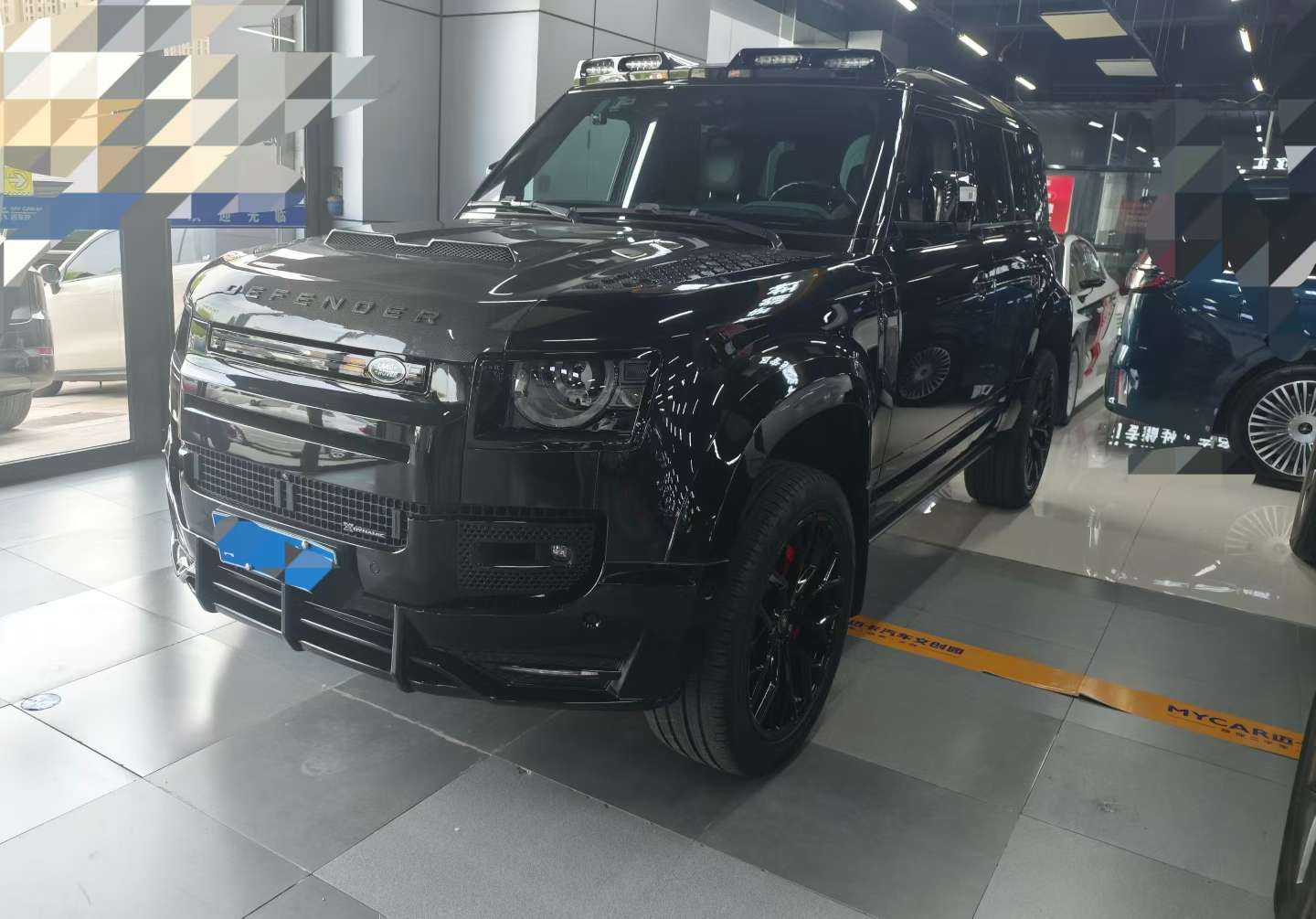 Land Rover Defender 2023