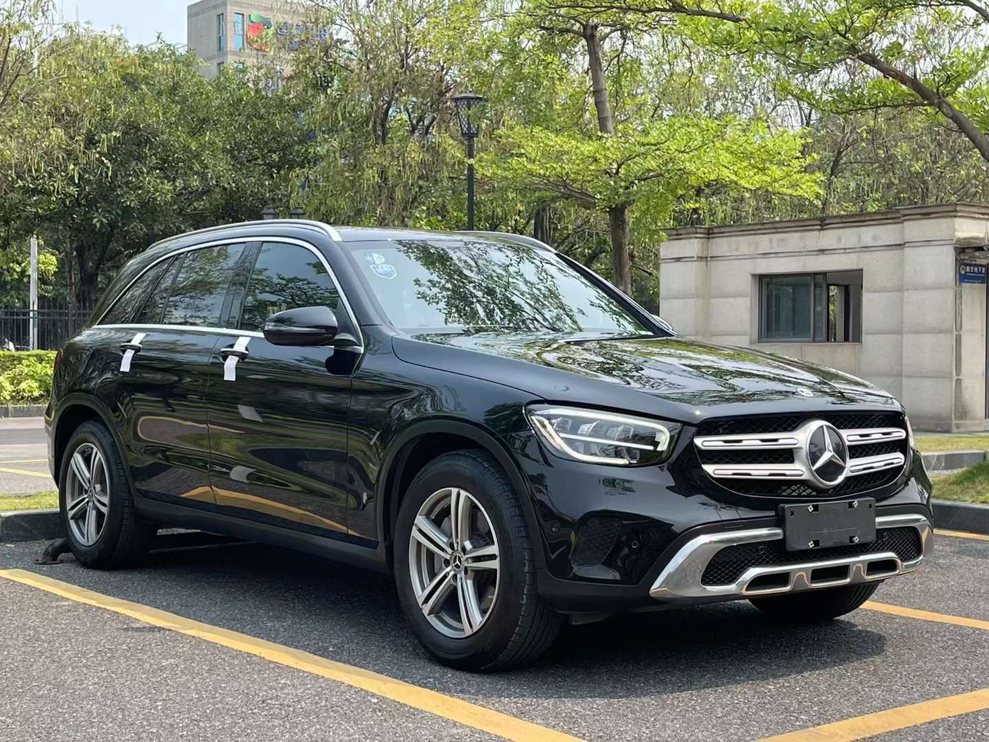 Mercedes-Benz GLC 2021 GLC260L Long Wheelbase 3