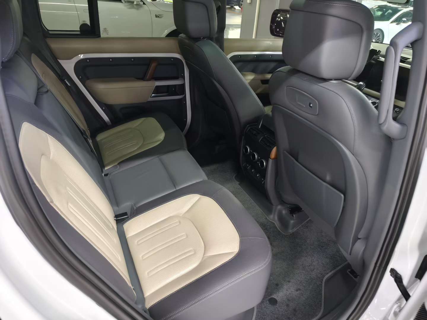 Land Rover Defender 2022 Model 2021 4