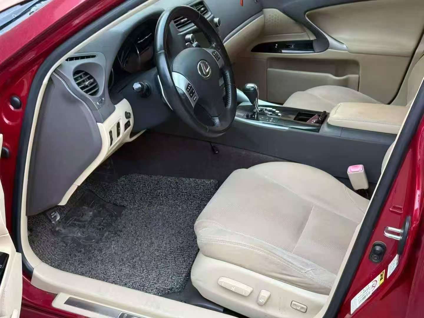 Lexus IS 2012 2.5L Automatic Sunroof 4