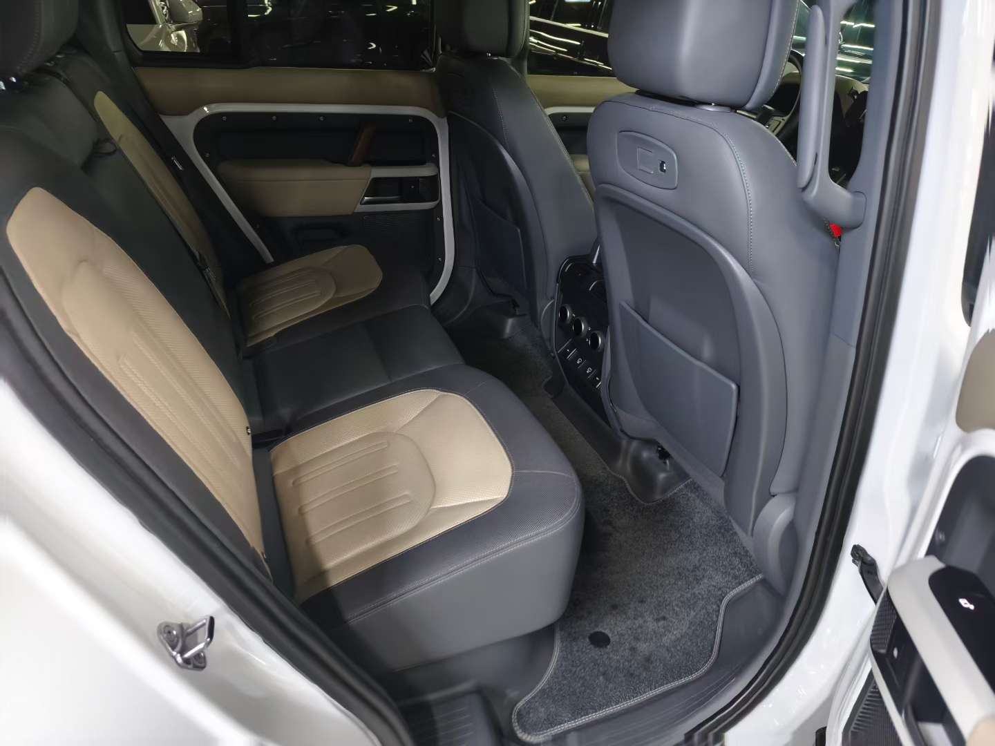 Land Rover Defender 2022 Defender 2