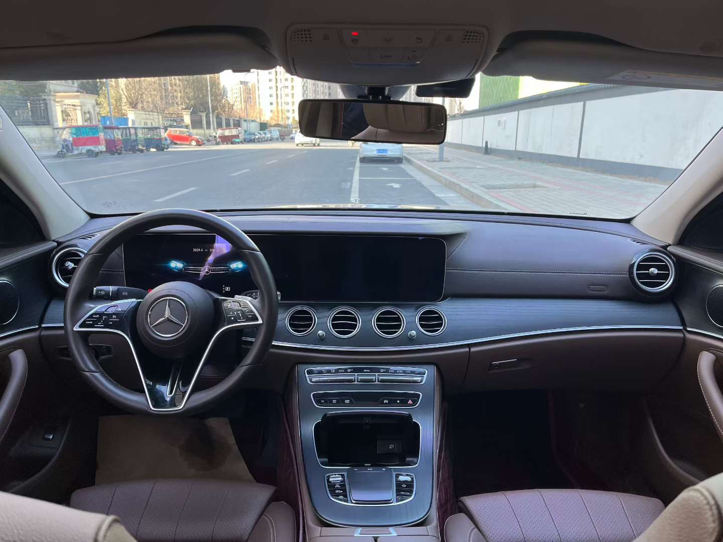 Mercedes-Benz E-Class 2023 E260L 4