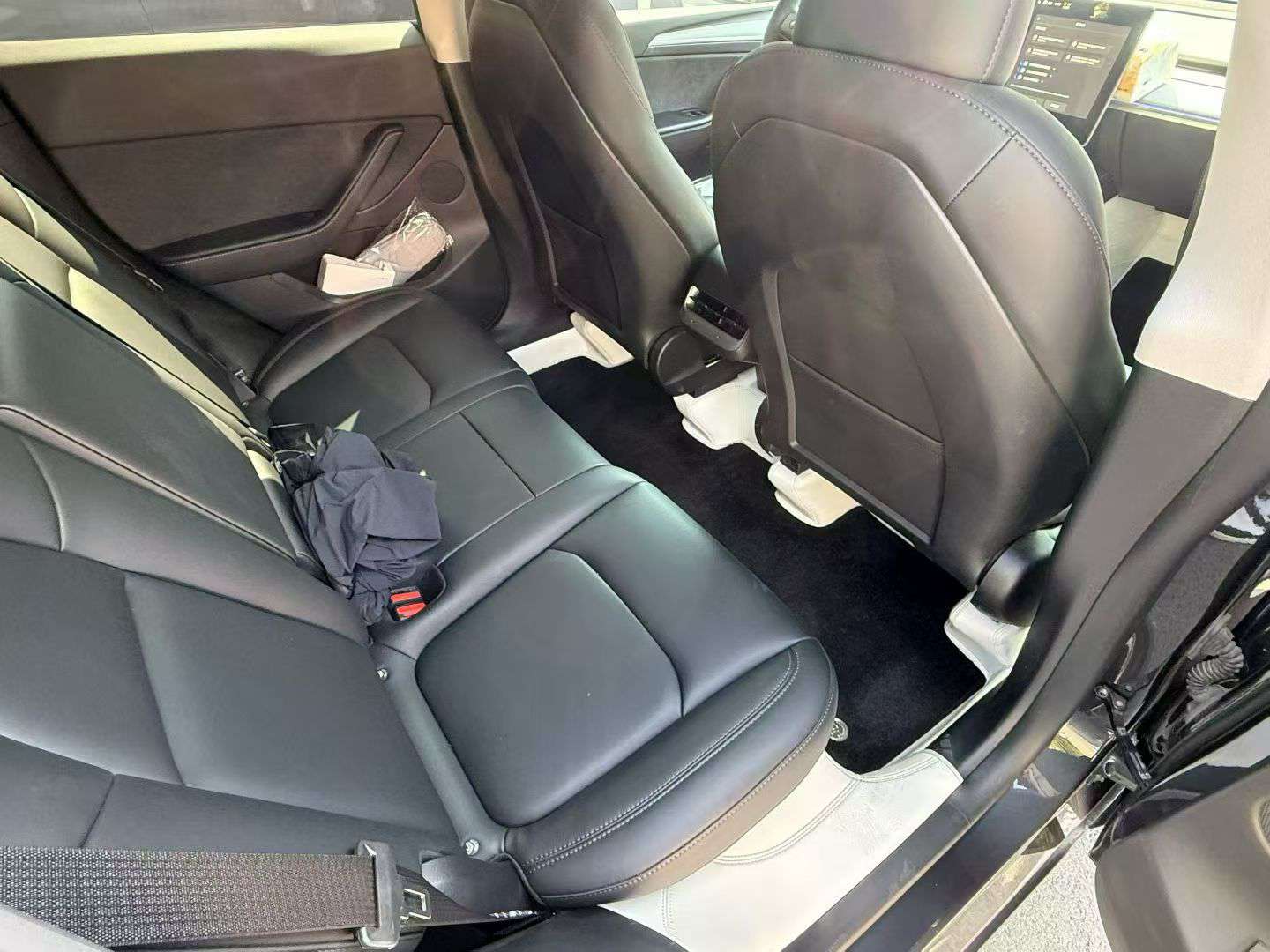 Tesla Model Y 2024 Model Y 3