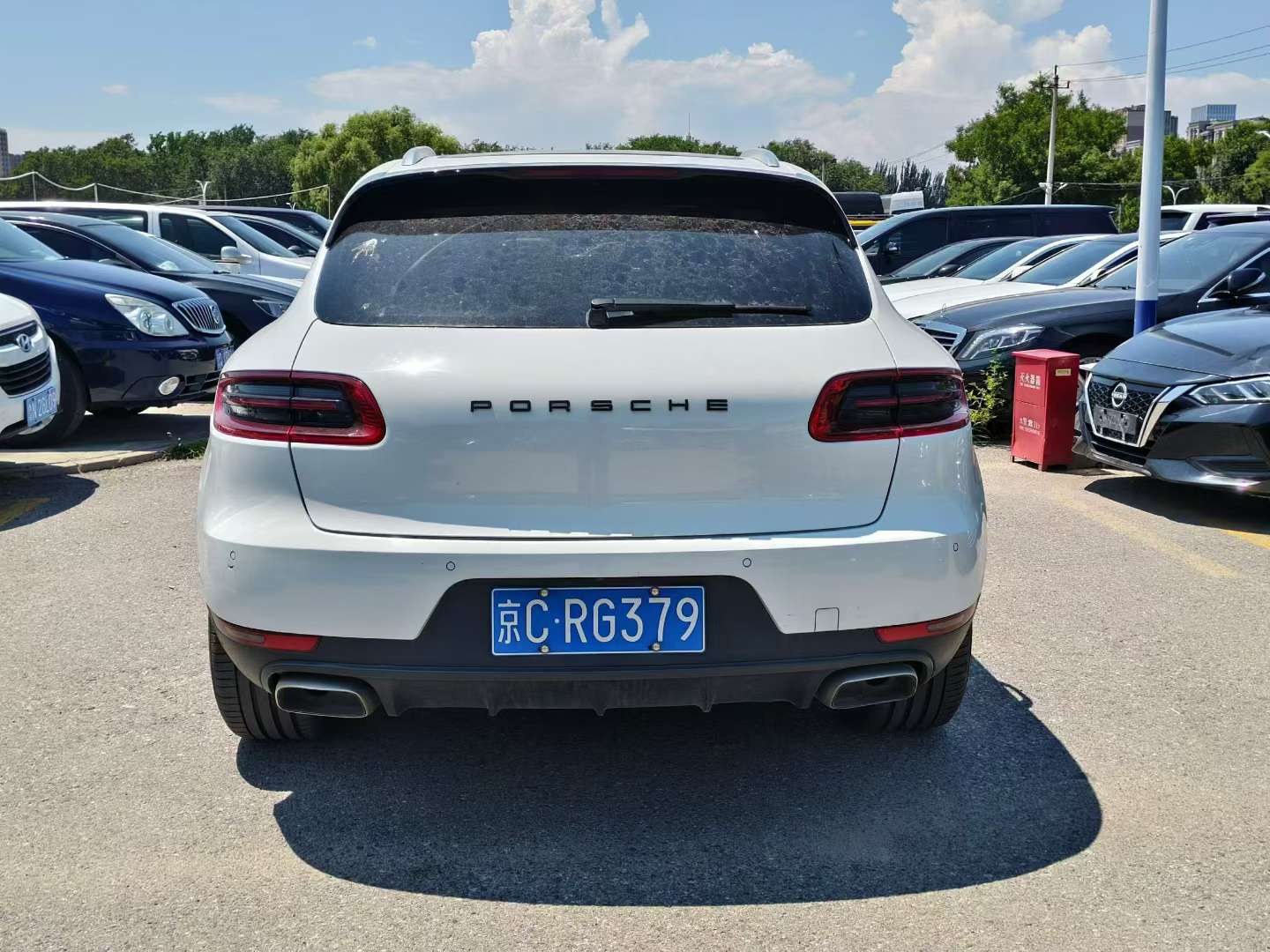 Porsche Macan 8