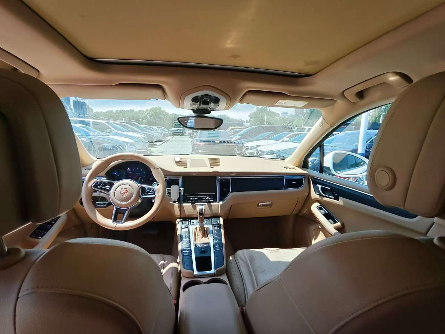 Porsche Macan 5