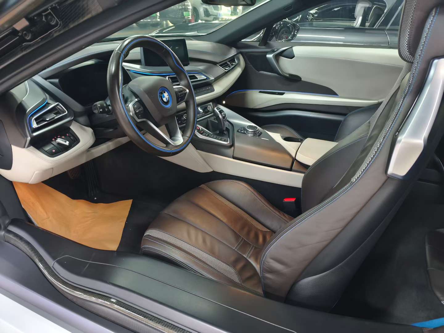 BMW i8 2