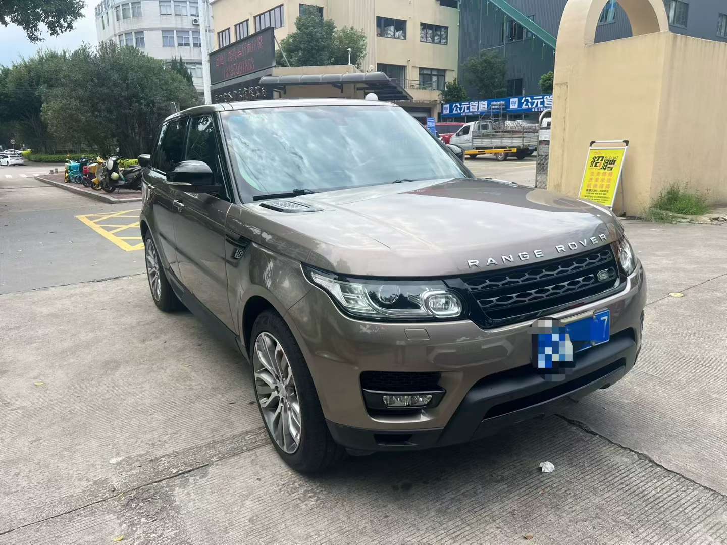 Land Rover Range Rover Sport HSE 6