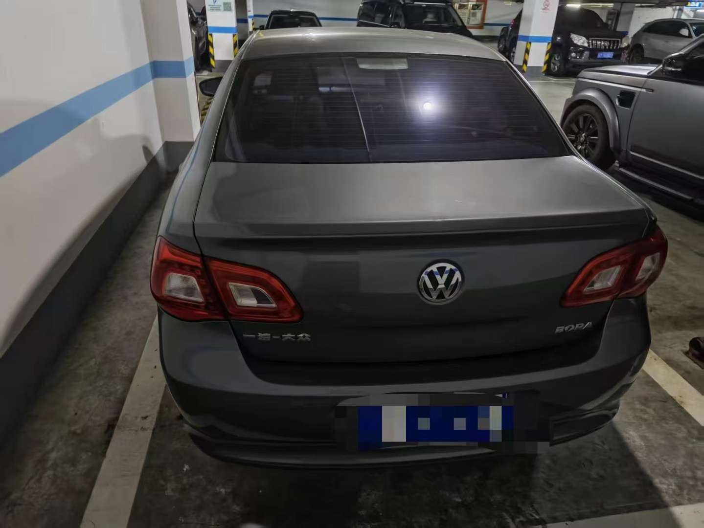 Volkswagen Bora 1.6L Automatic 3
