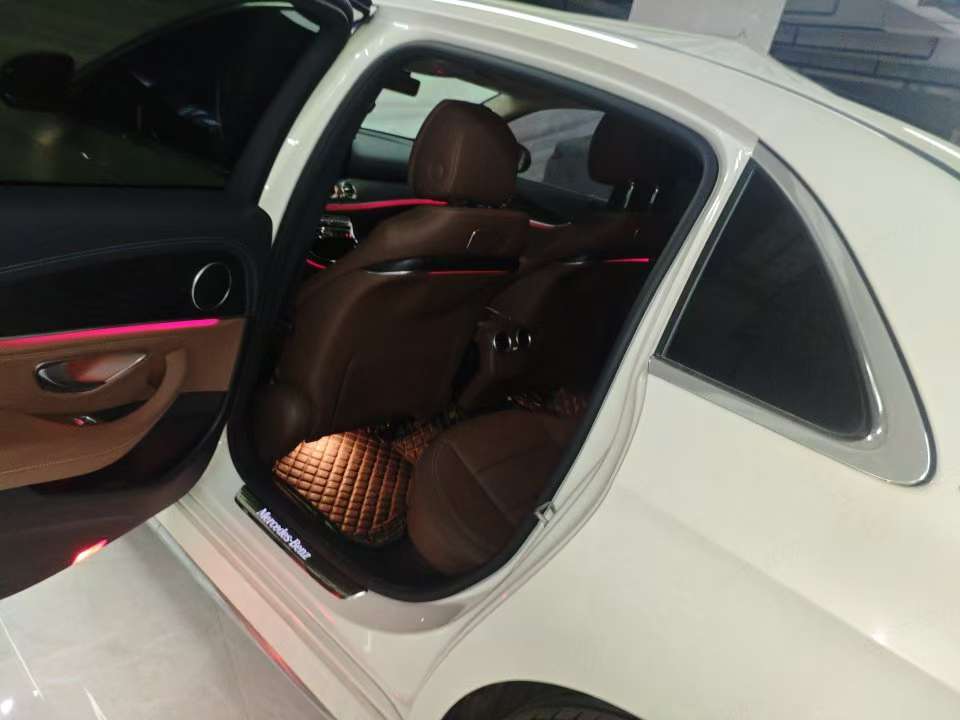 Mercedes-Benz E-Class 8