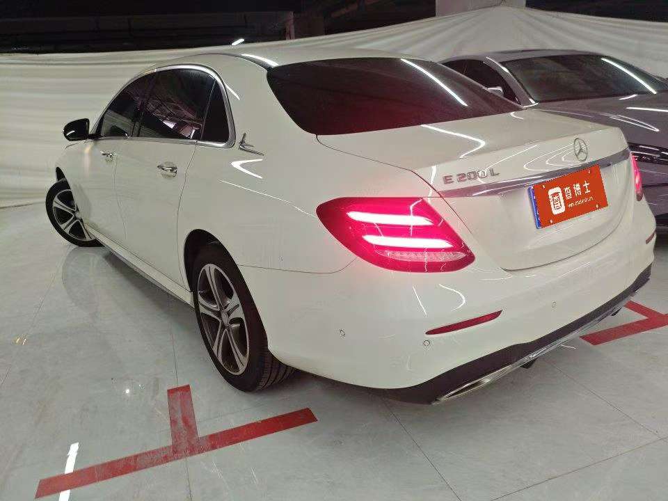 Mercedes-Benz E-Class 6