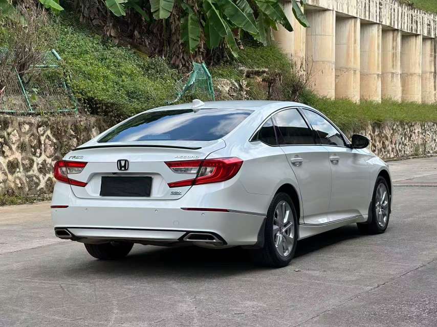 Honda Accord 1.5T 260 Luxury Edition 4