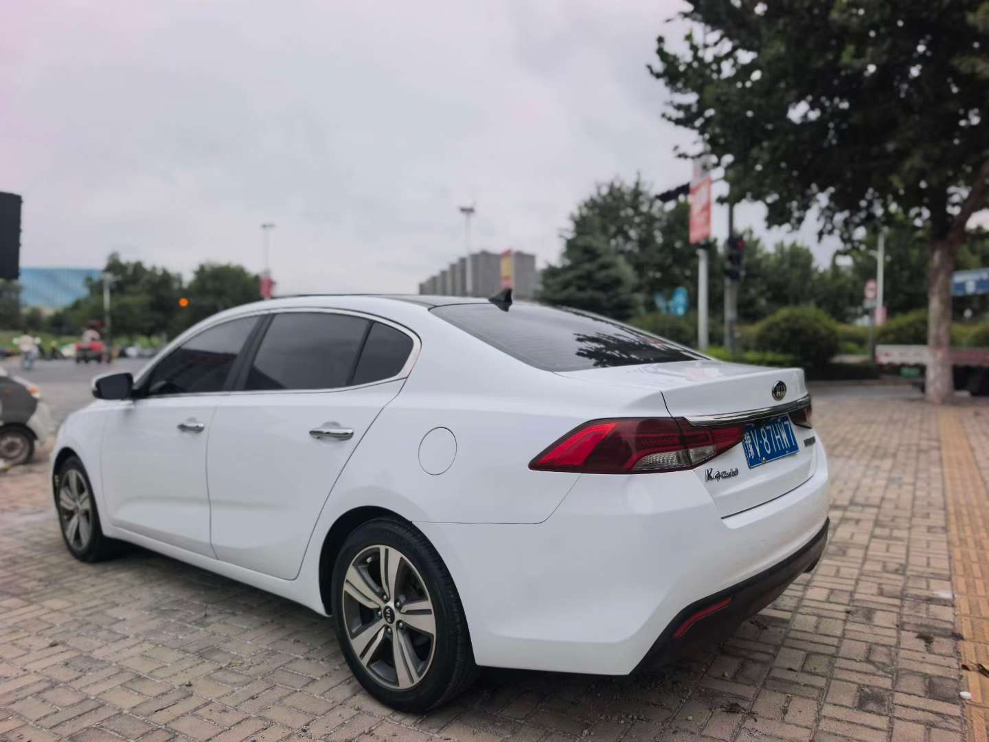 Kia K4 2017 Automatic DLX Top Trim 9