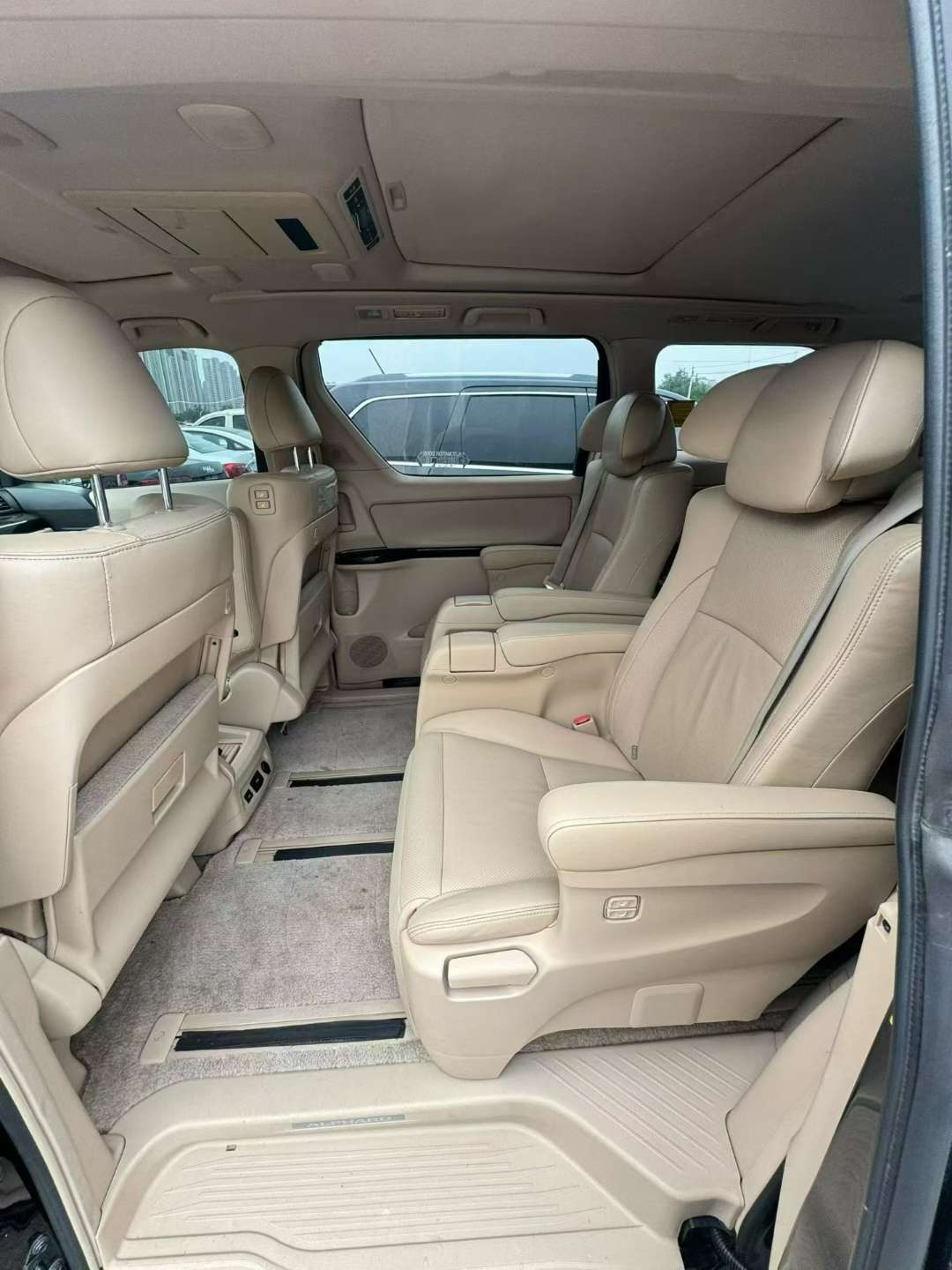 Toyota Alphard 3.5L 5