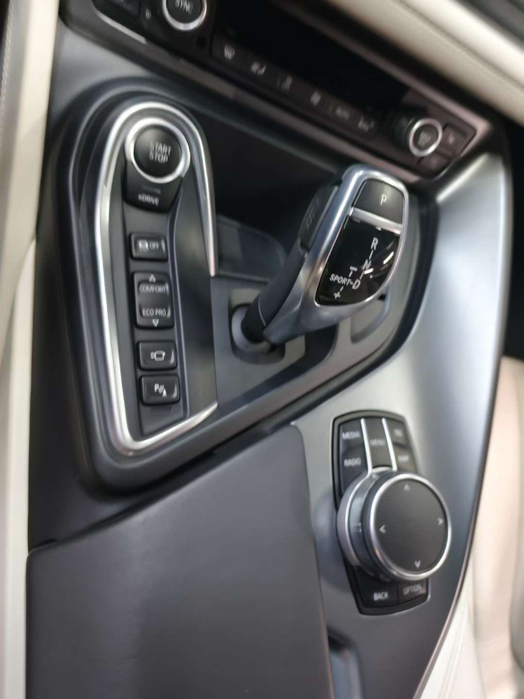 BMW i8 5