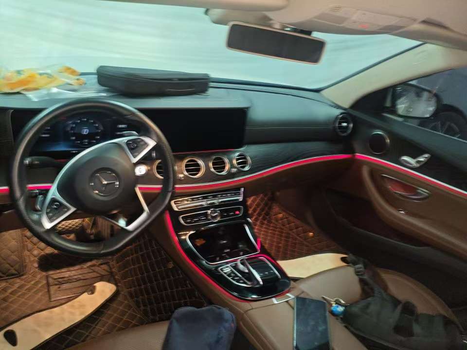 Mercedes-Benz E-Class 3