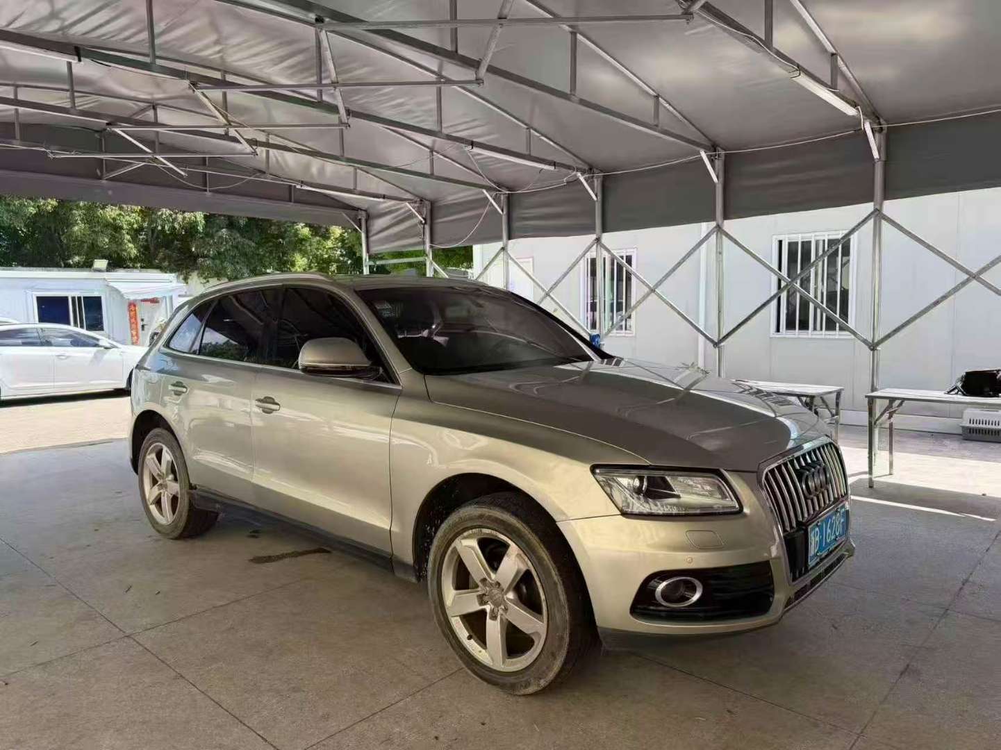 Audi Q5 2.0L Automatic Sunroof 3