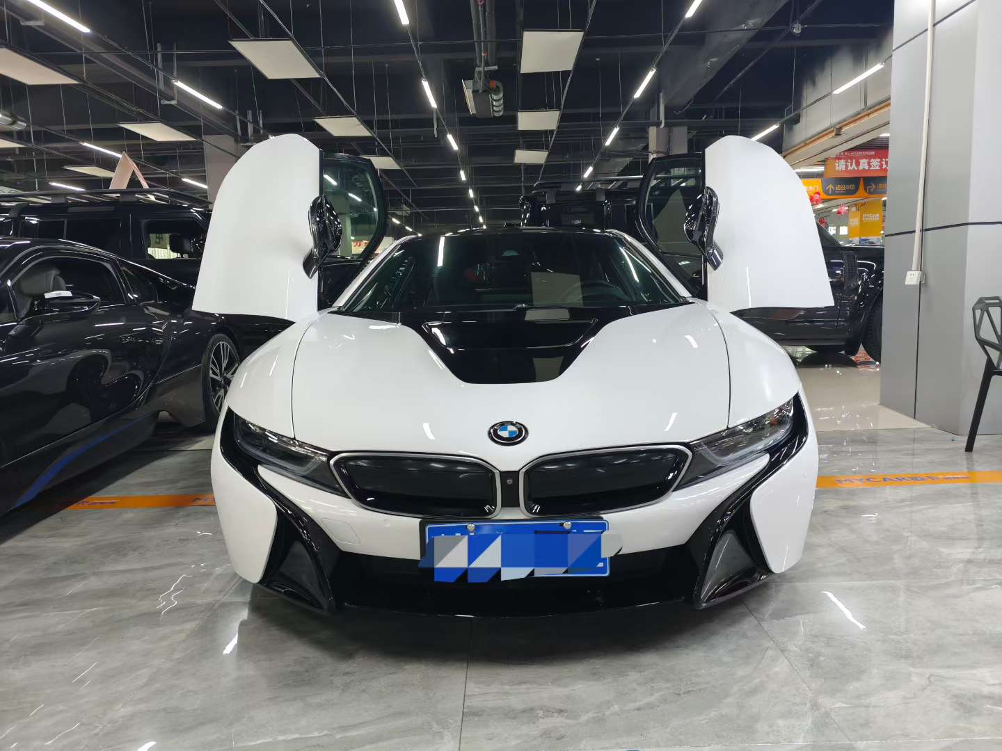 BMW i8 4