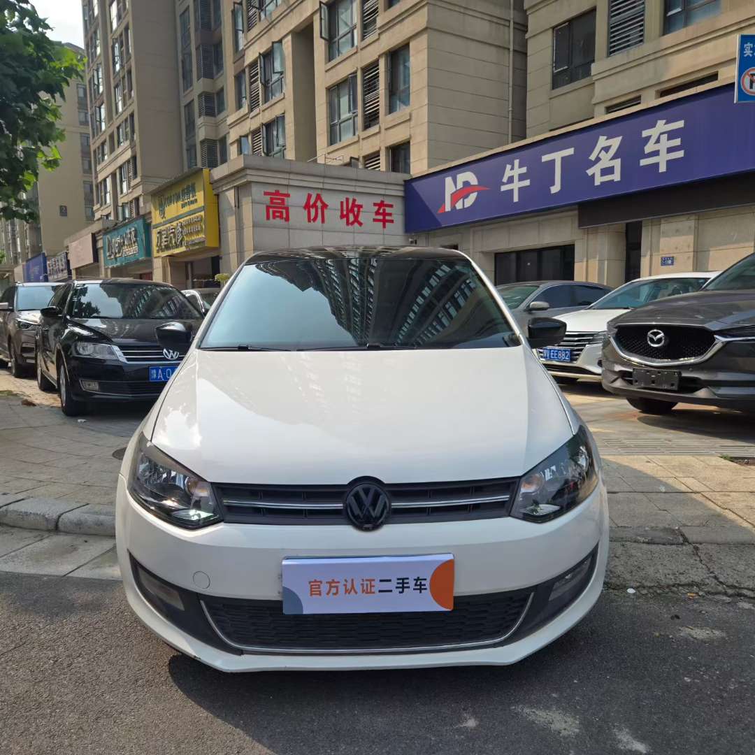 Volkswagen Polo 1.6L Automatic Sunroof 2