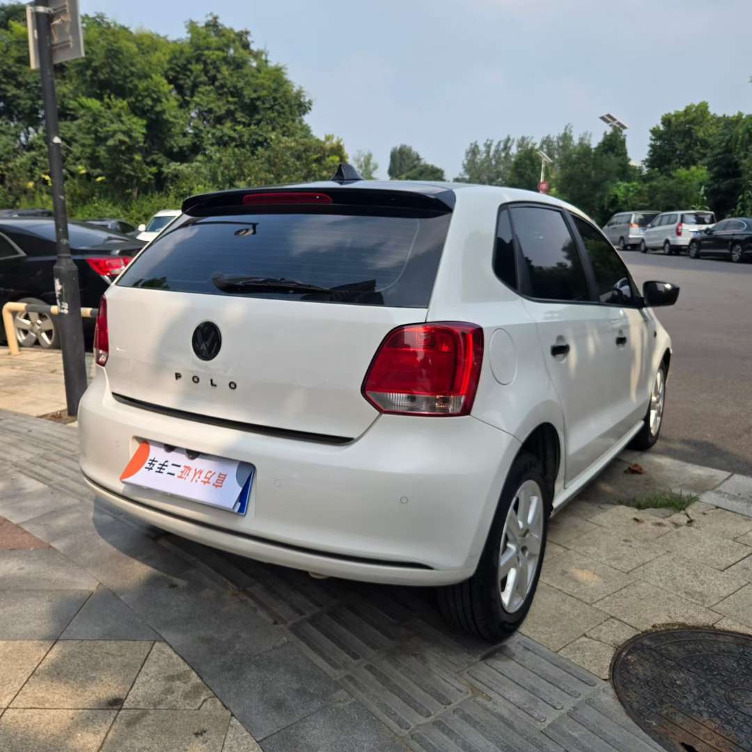 Volkswagen Polo 1.6L Automatic Sunroof 9