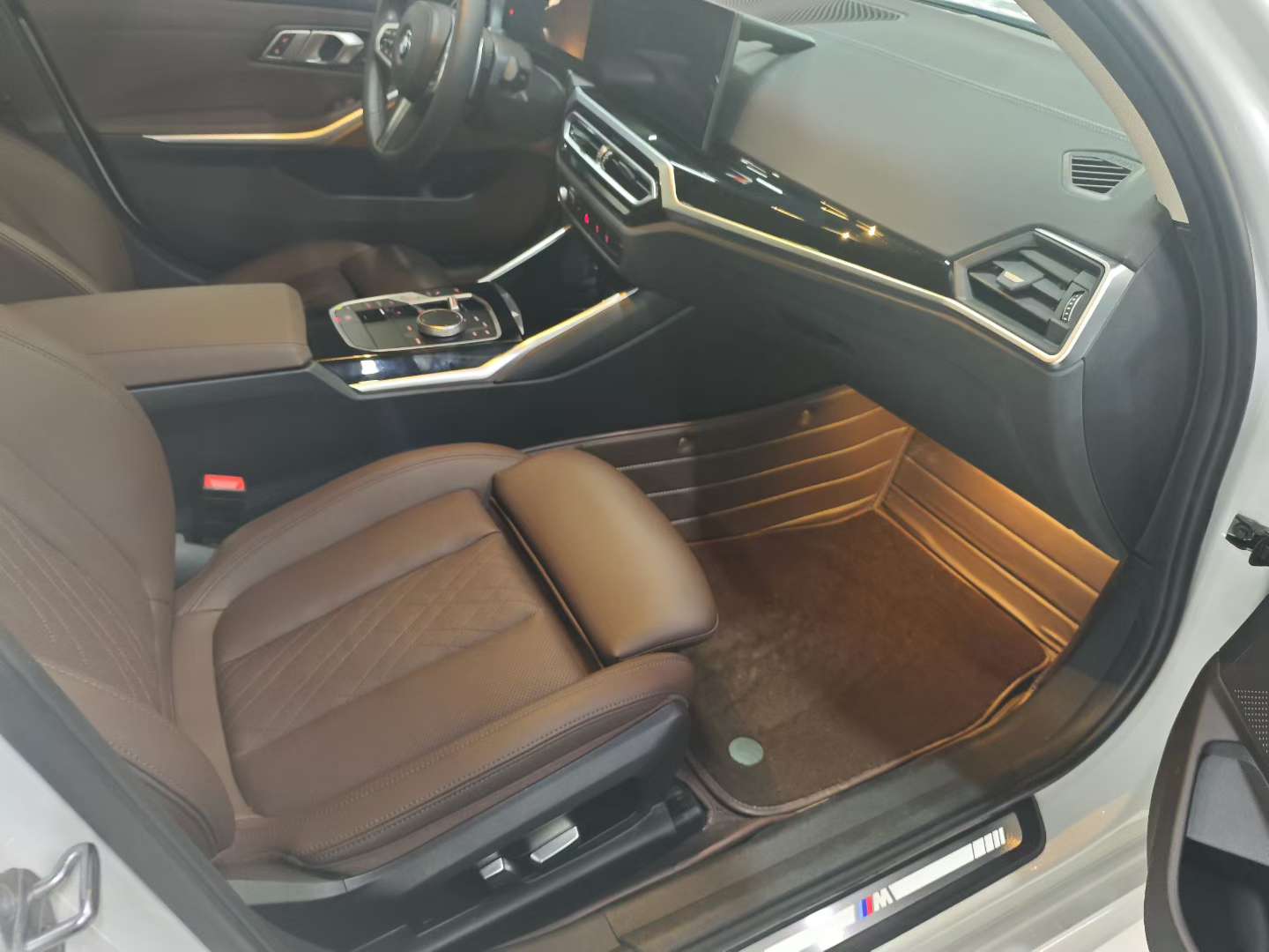 BMW 3 Series 320Li M Sport Package 4