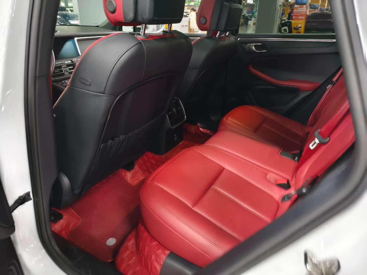 Porsche Macan 3