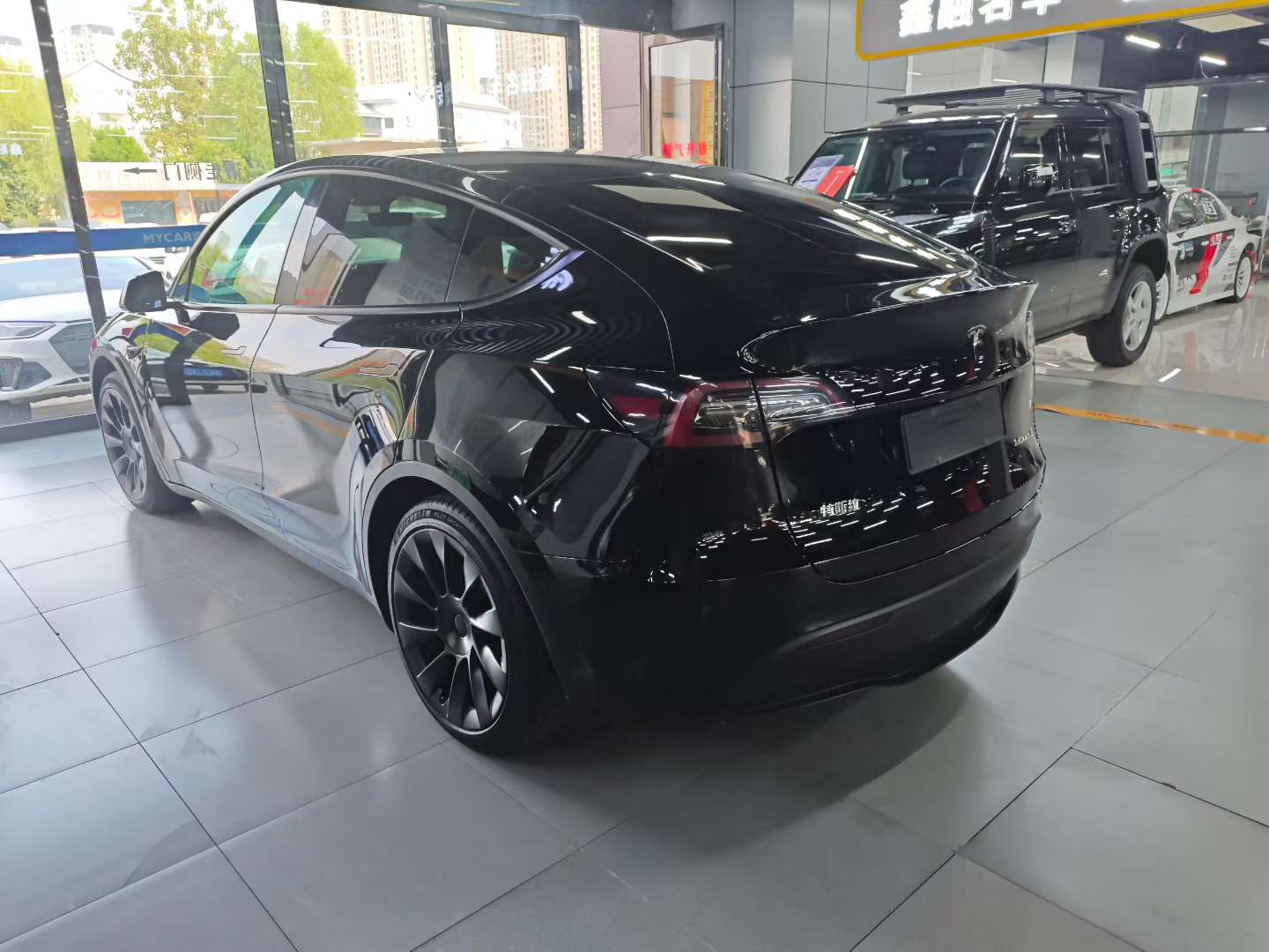 Tesla Model Y Rear-Wheel Drive 3