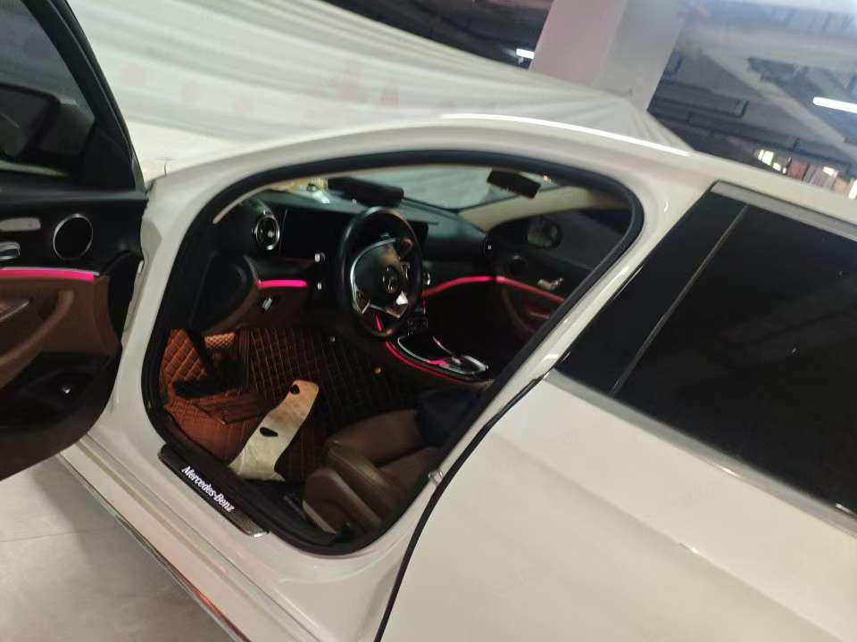 Mercedes-Benz E-Class 7