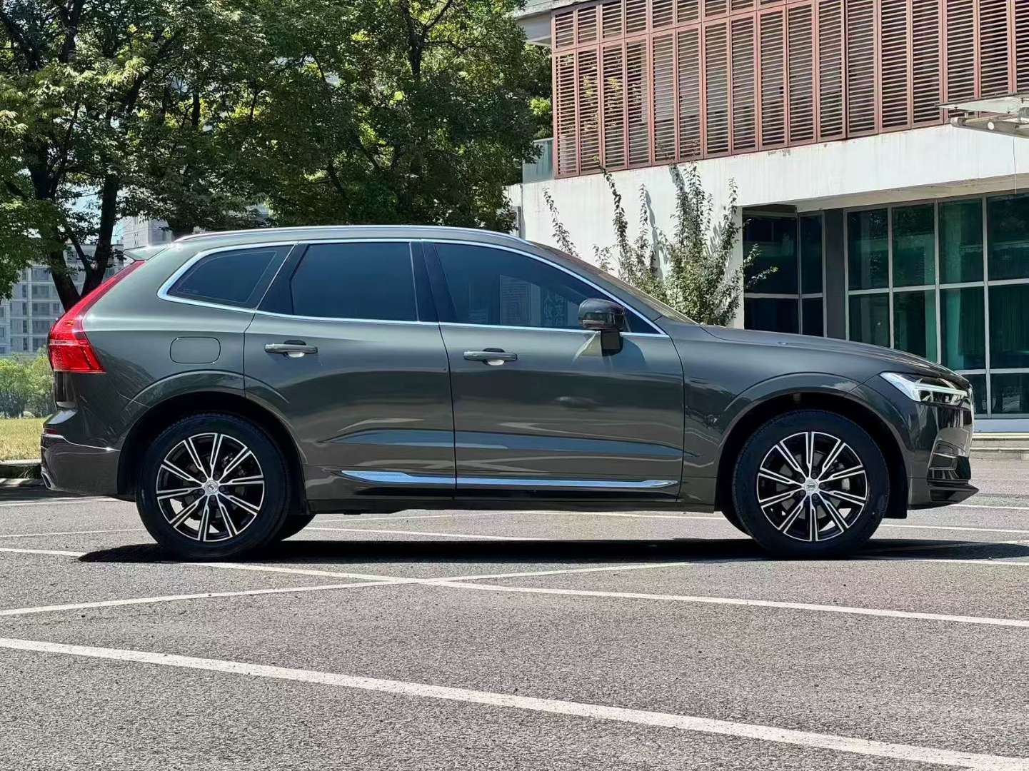 Volvo XC60 AWD T5 Zhiyuan Luxury 8