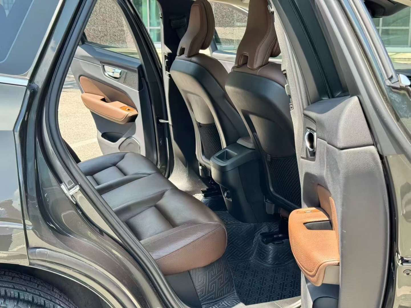 Volvo XC60 AWD T5 Zhiyuan Luxury 7