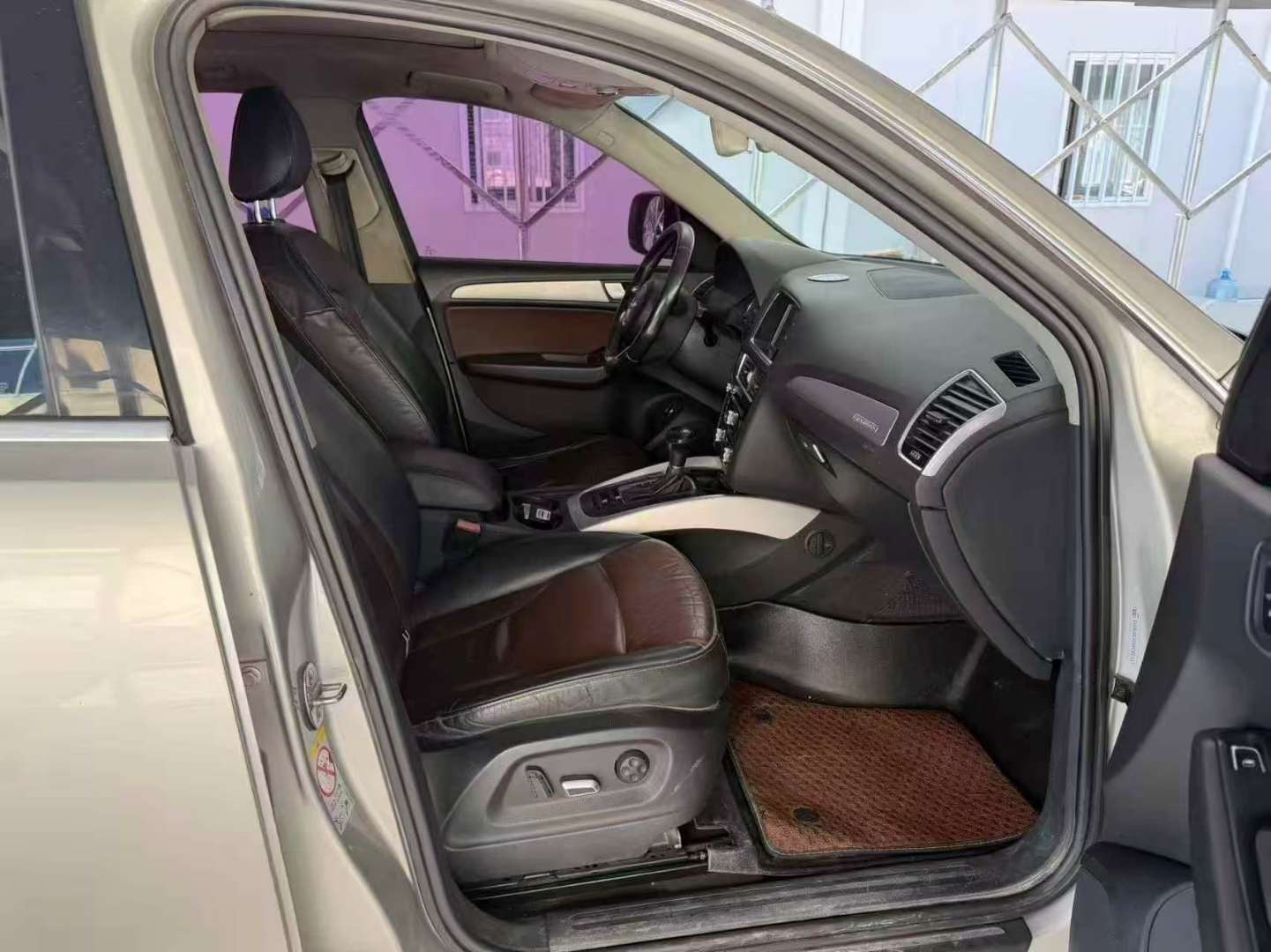 Audi Q5 2.0L Automatic Sunroof 6