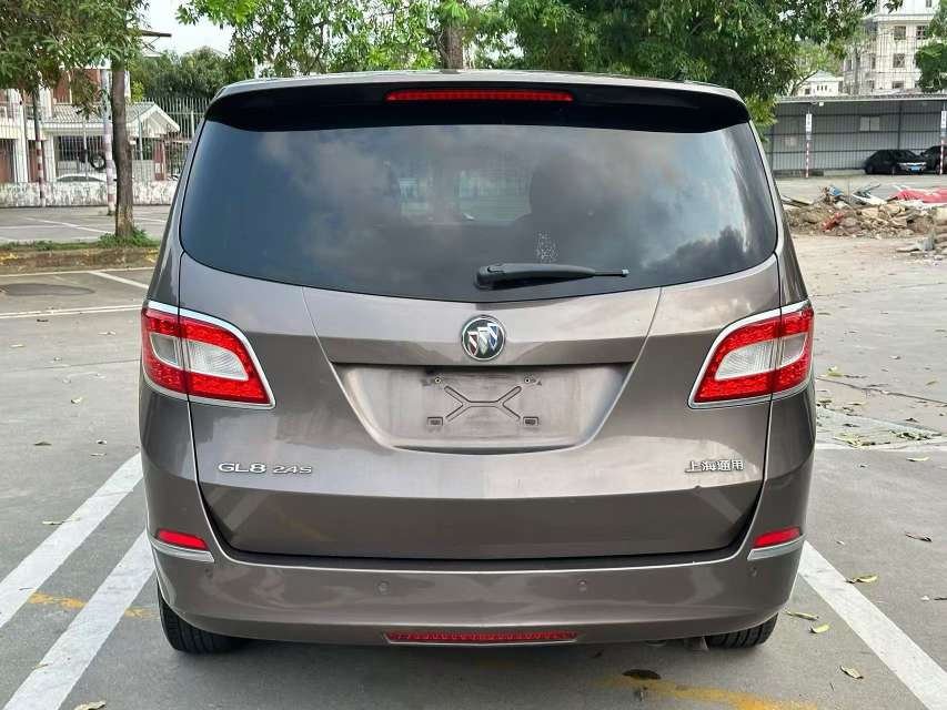 Buick GL8 2.4L CT Luxury 7-Seater Business Comfort Edition 8