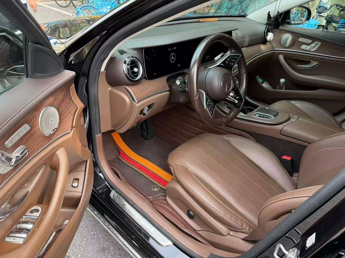 Mercedes-Benz E-Class E300L Luxury 4