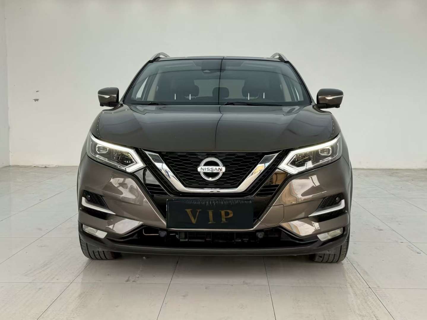 Nissan Qashqai 2.0L Near-Top Trim 2