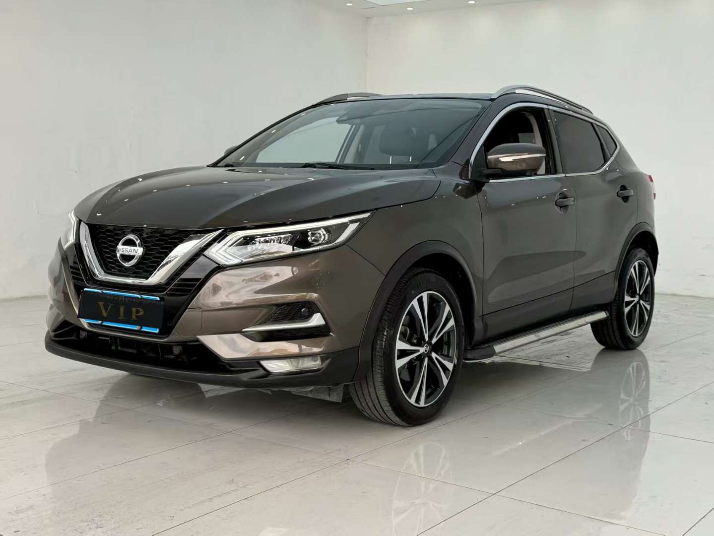 Nissan Qashqai 2.0L Near-Top Trim
