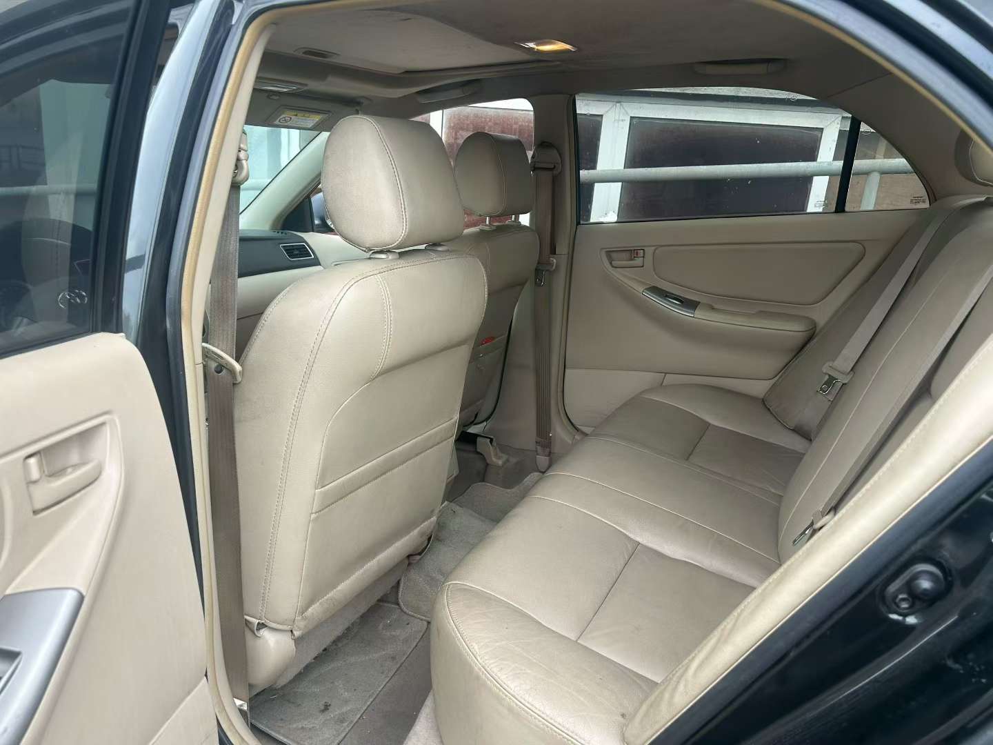 Toyota Corolla 1.6 Automatic with Sunroof 4