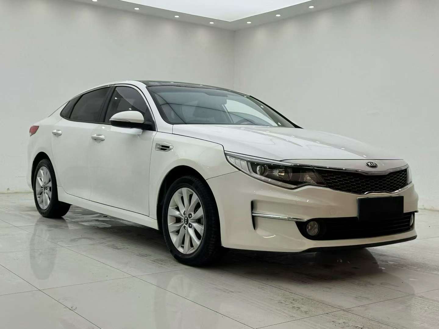 Kia K5 3