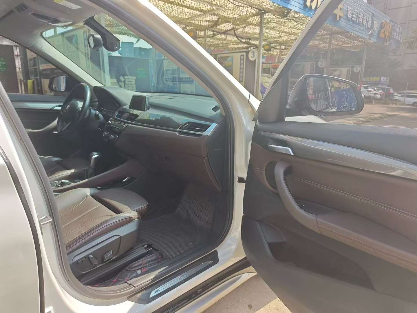 BMW X1 sDrive18Li Luxury Edition 6