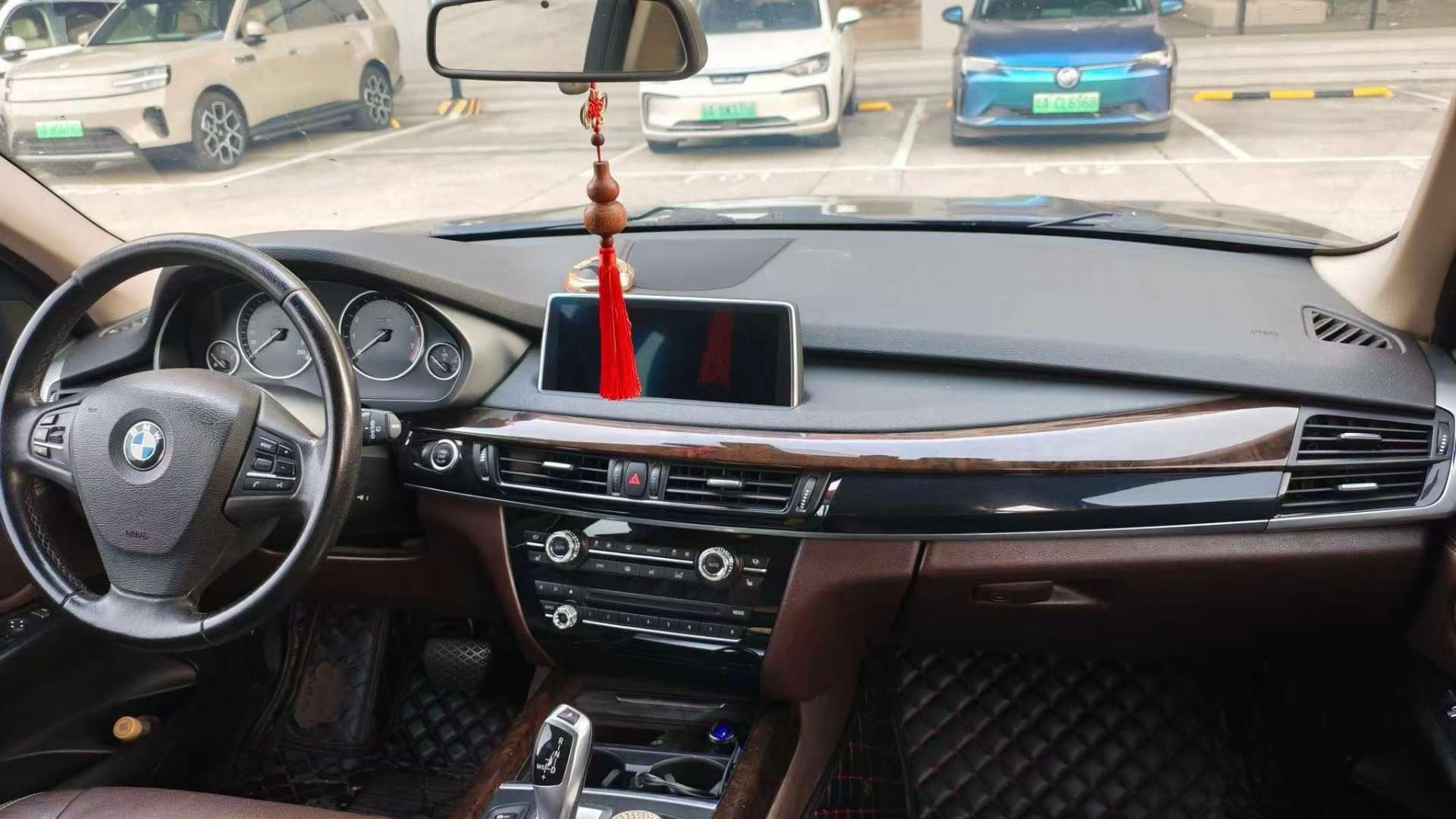 BMW X5 35i Elegant Edition 3.0T 5