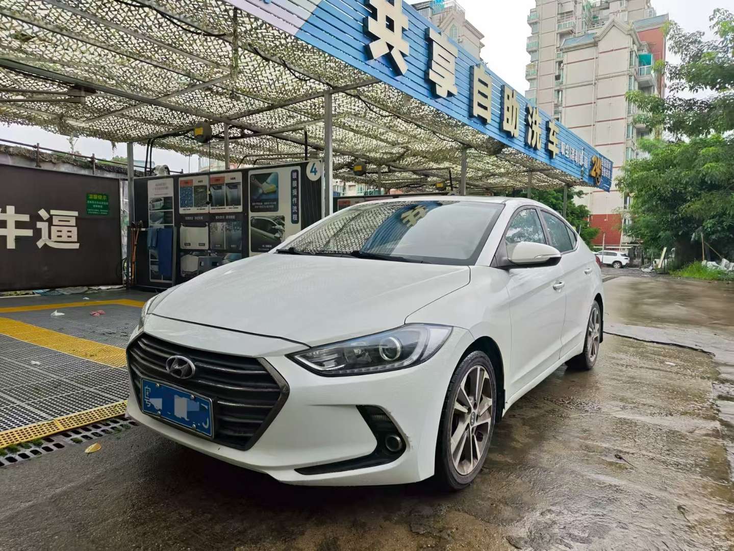 Hyundai Elantra 1.6L Automatic Elite 2