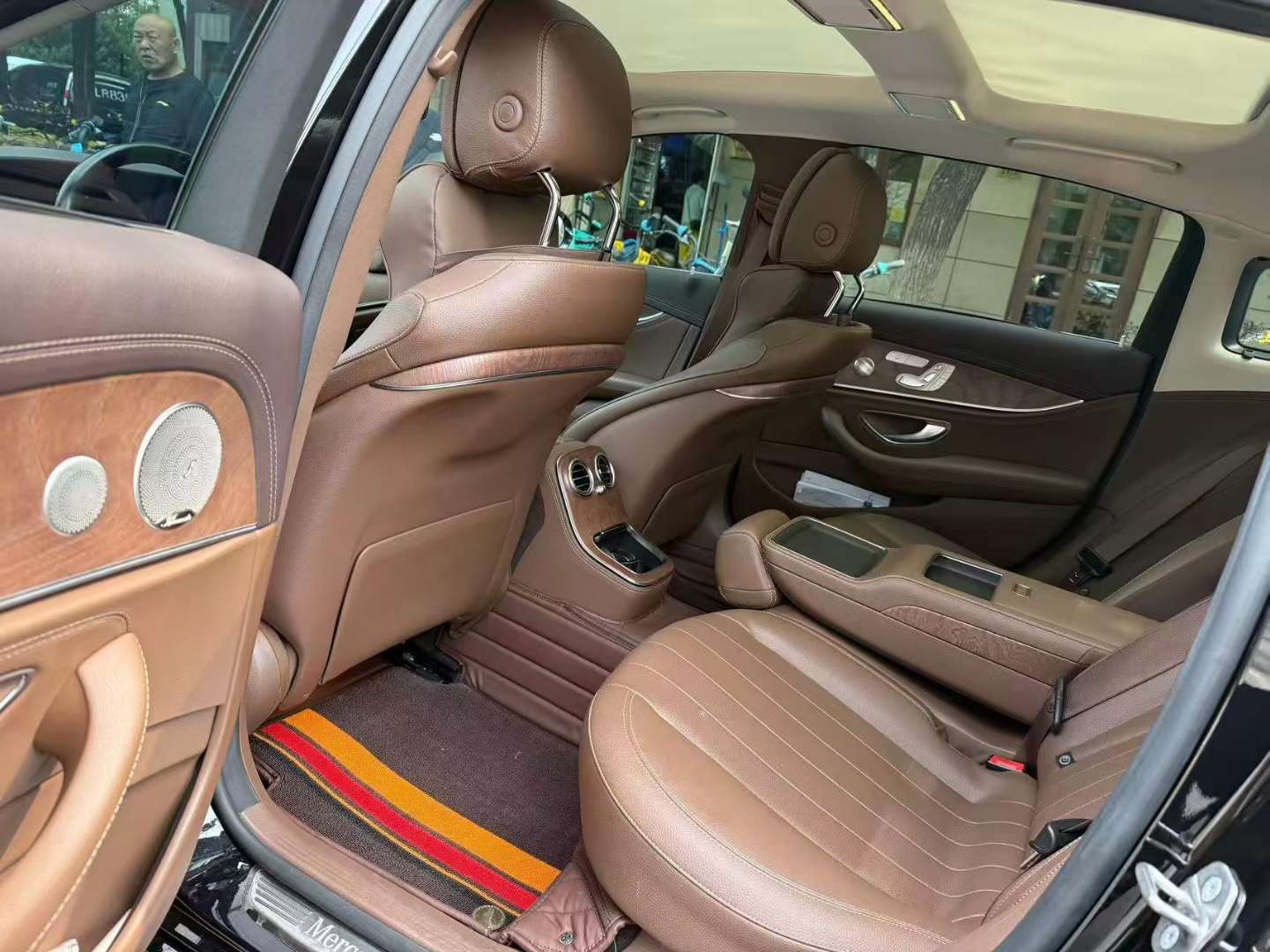 Mercedes-Benz E-Class E300L Luxury 5