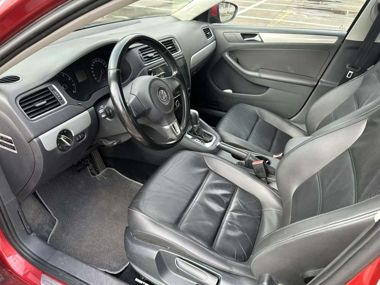 Volkswagen Sagitar 2014 Facelift 1.6L Automatic Comfort Edition 4