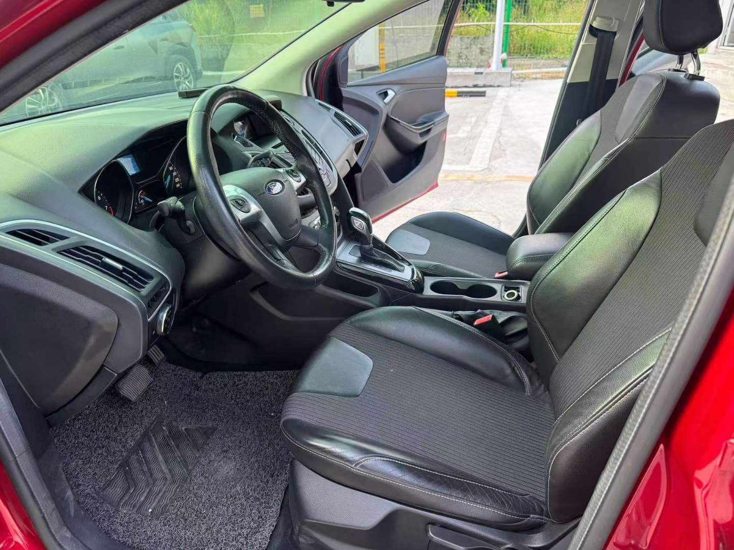 Ford Focus 1.6 Automatic Sunroof Trend Edition 7
