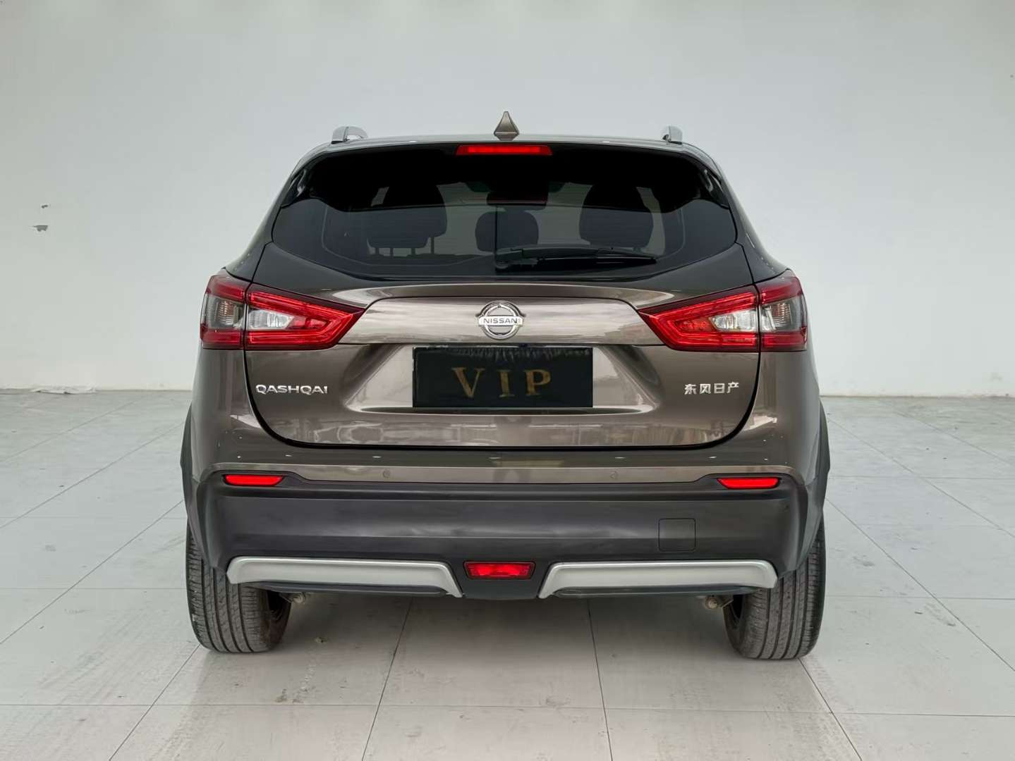 Nissan Qashqai 2.0L Near-Top Trim 8