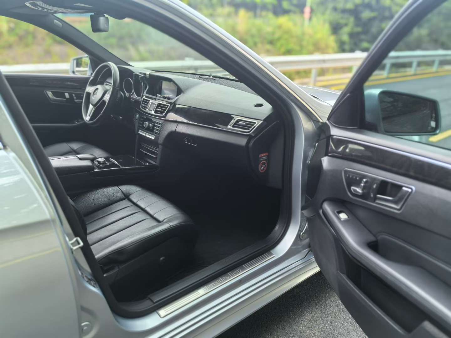 Mercedes-Benz E-Class 260 L 2.0T Sport 6