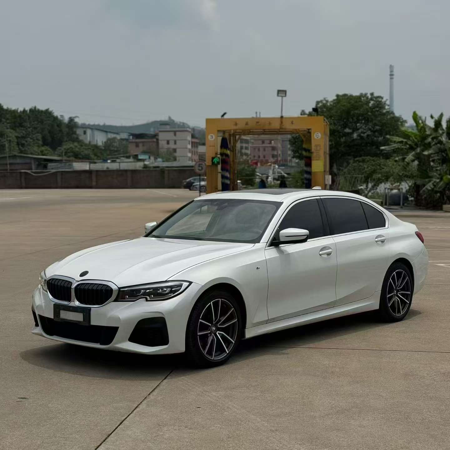 BMW 3 Series 325Li M Sport Package 2