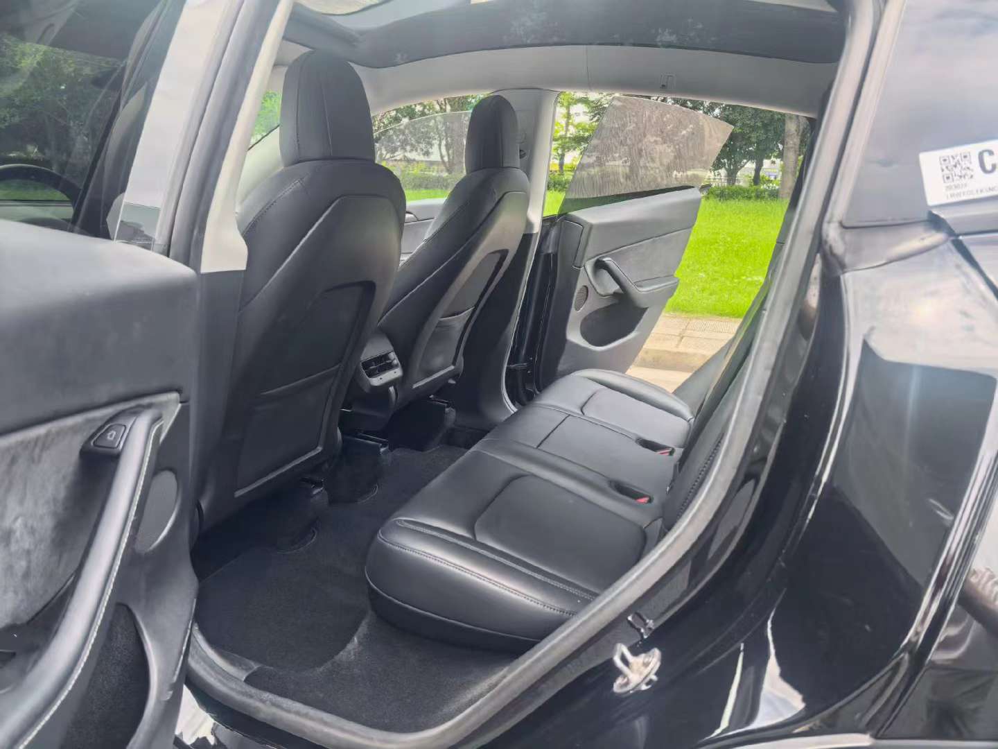 Tesla Model Y 2022 Long Range All-Wheel Drive 5