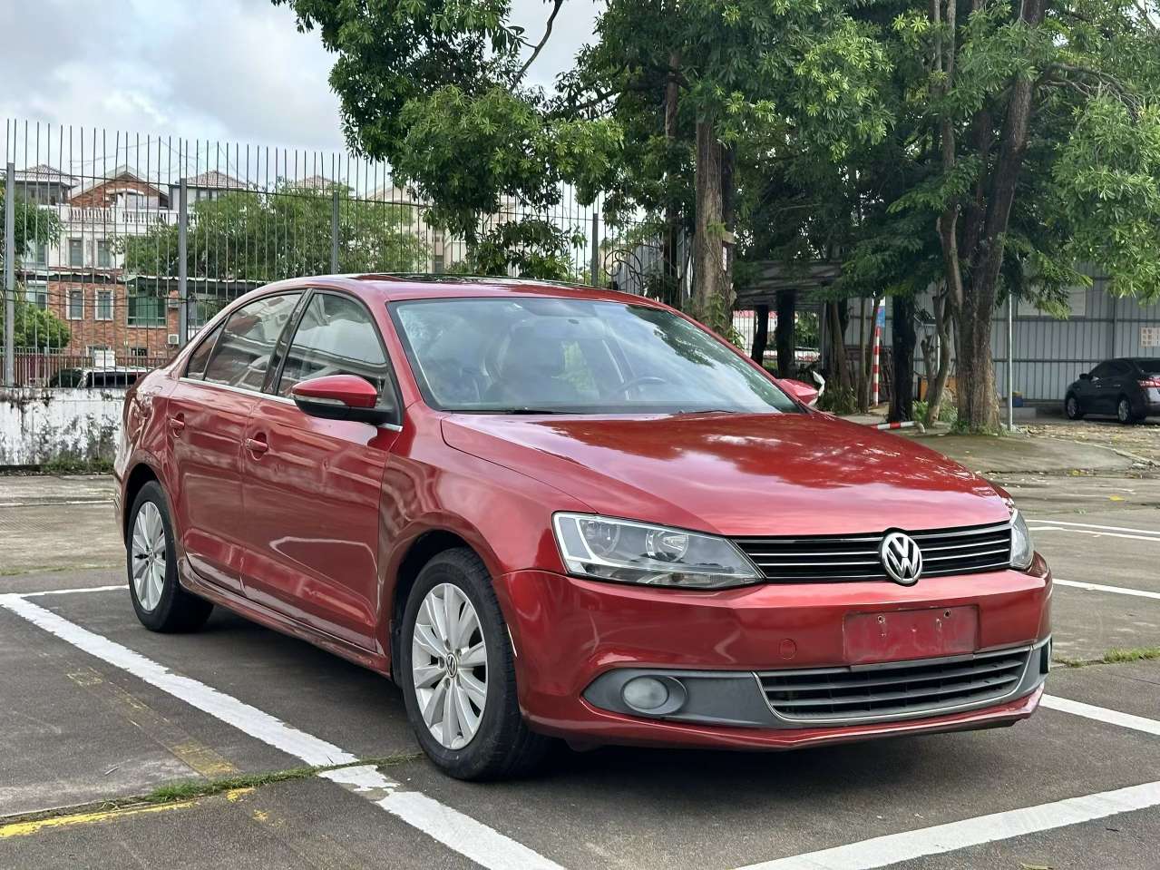 Volkswagen Sagitar 2014 Facelift 1.6L Automatic Comfort Edition 3